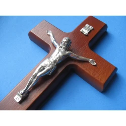 Krzyż drewniany ciemny brąz 21,5 cm JB 3